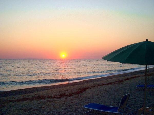 Dionisos Hotel ミティカス エクステリア 写真