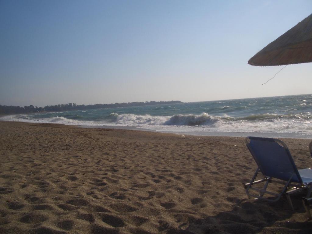 Dionisos Hotel ミティカス エクステリア 写真