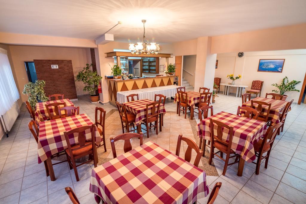 Dionisos Hotel ミティカス エクステリア 写真