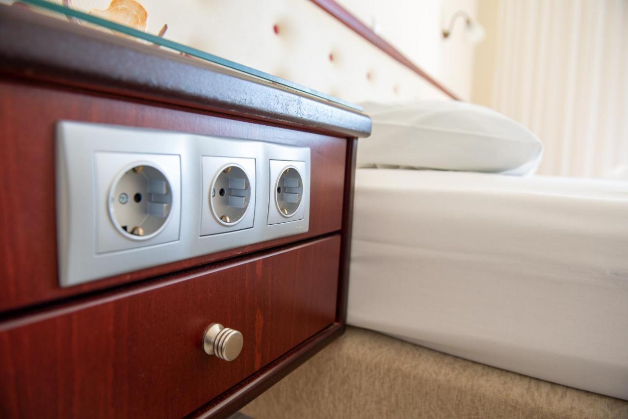 Dionisos Hotel ミティカス エクステリア 写真