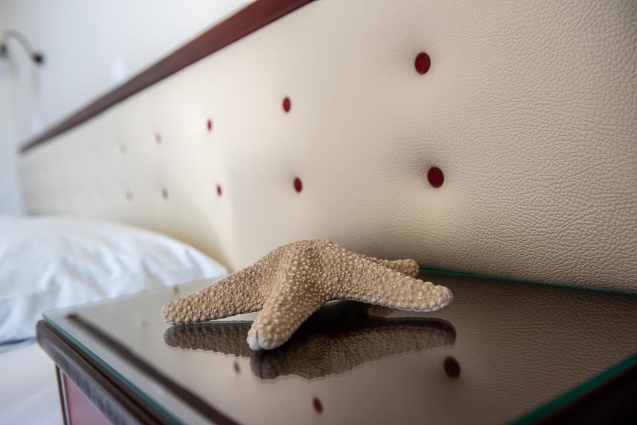 Dionisos Hotel ミティカス エクステリア 写真