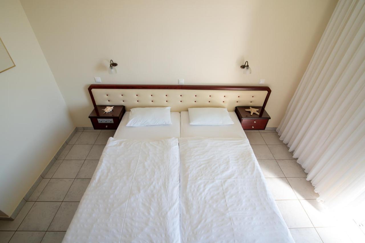 Dionisos Hotel ミティカス エクステリア 写真