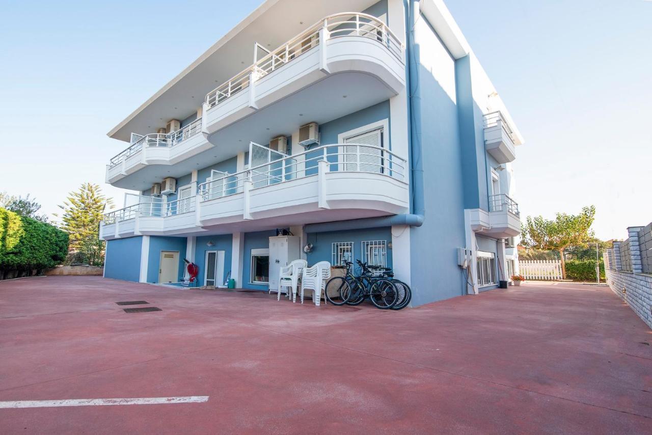 Dionisos Hotel ミティカス エクステリア 写真