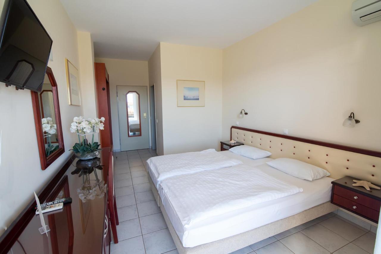 Dionisos Hotel ミティカス エクステリア 写真