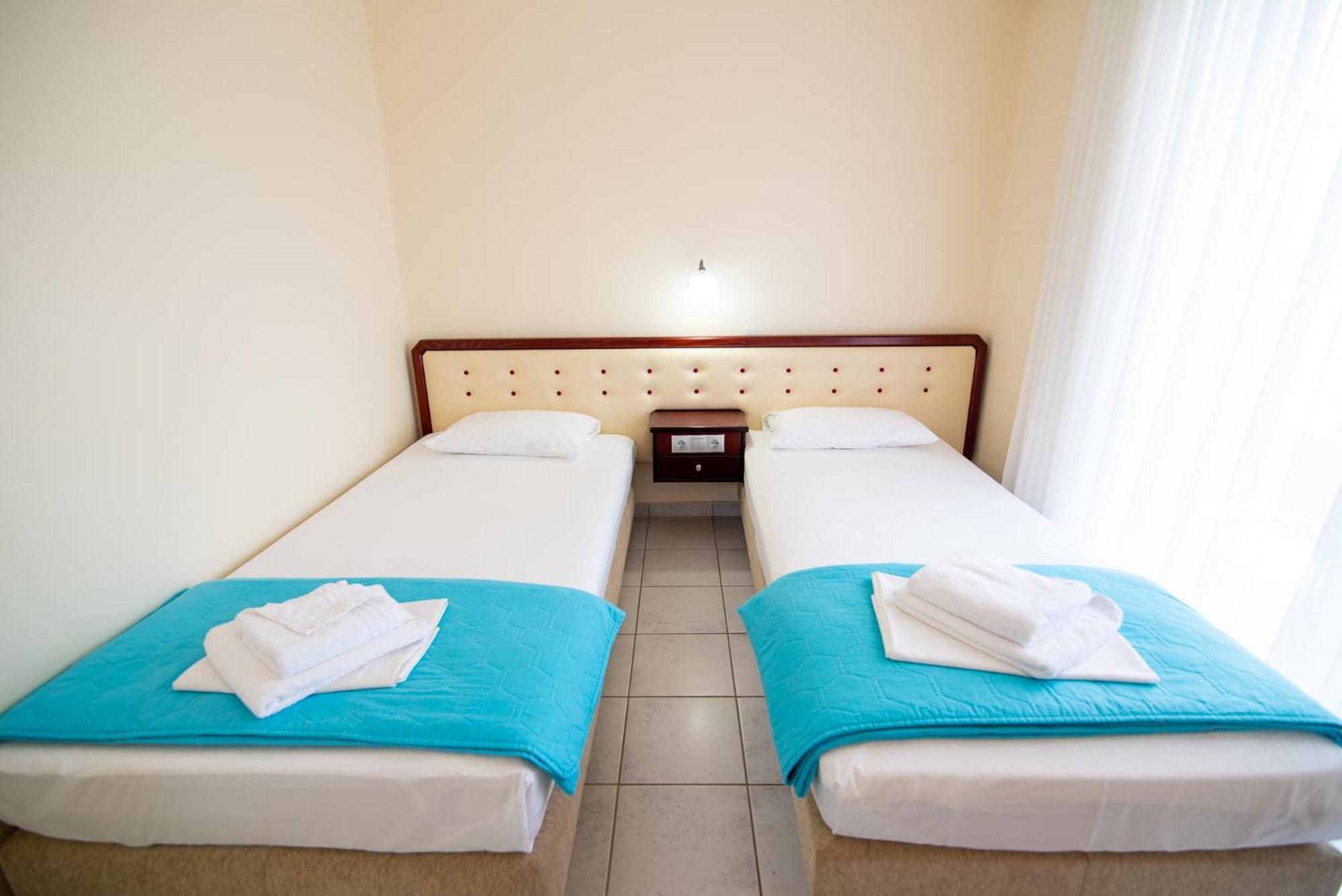 Dionisos Hotel ミティカス エクステリア 写真